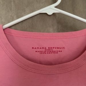 Bubblegum Pink Banana Republic Women’s Fitted Tee size Large